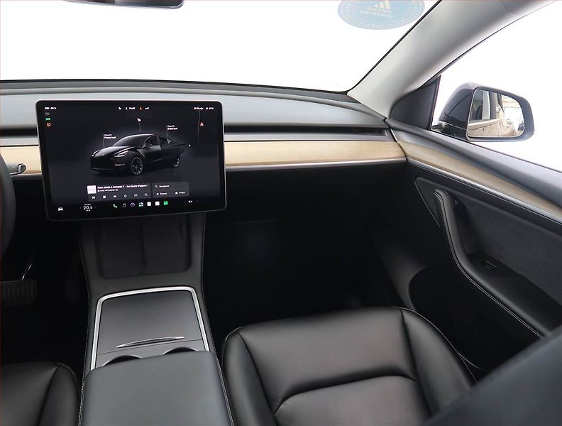 Tesla Model Y (2022) Long Range AWD 79kWh, SoH 92% - fotka 8 z 33
