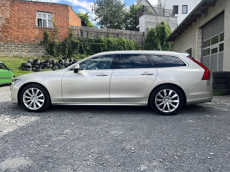 Volvo V90 (2019) 2,0 D4 140 Kw 4X4 AUT - fotka 8 z 20