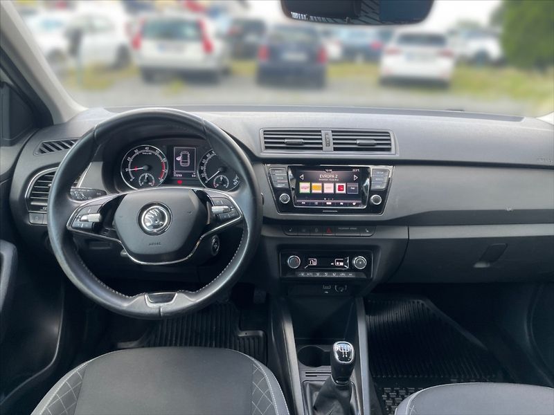 Škoda Fabia 1,0 TSI 70 Ambition - fotka 9 z 11