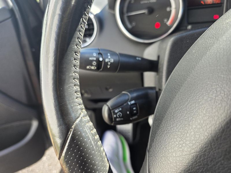 Peugeot 308 (2010) 1.6i TAŽNÉ  - fotka 13 z 16
