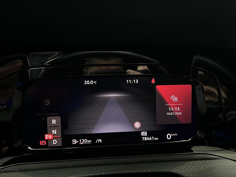 Volkswagen Golf GTI Clubsport 2.0 TSI 221 kW  - fotka 20 z 43