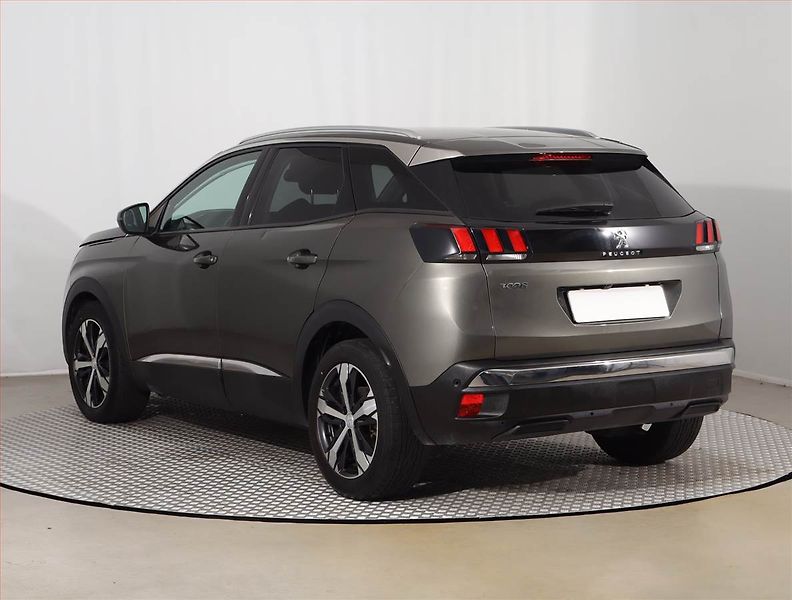 Peugeot 3008 (2019) Allure 1.2 PureTech - fotka 4 z 16