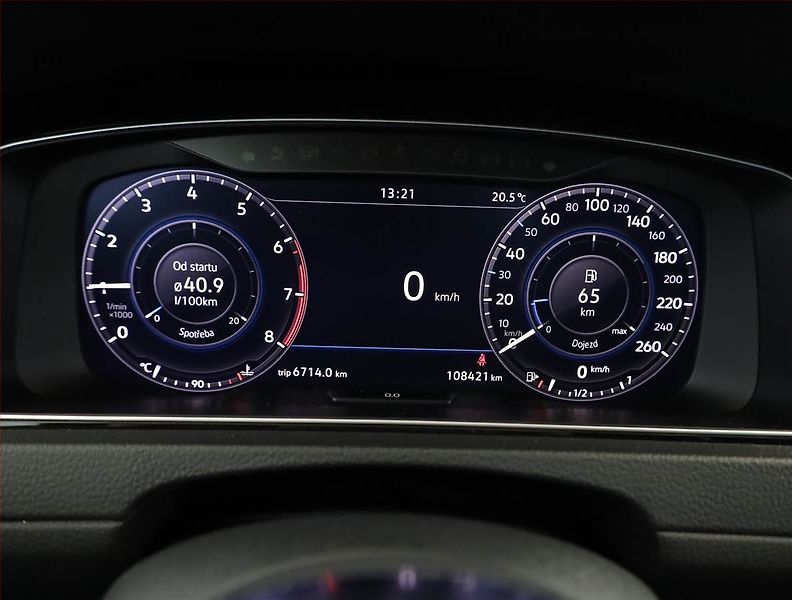 Volkswagen Golf (2019) R-Line 1.5 TSI, Serv.kniha - fotka 9 z 16
