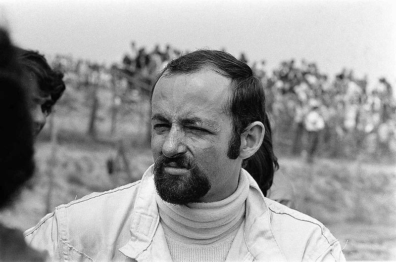 Před nedávnem oslavil 82. narozeniny rekordman v účasti na 24 hodin Le Mans, bývalý pilot F1 a držitel rekordu v letectví, francouzský automobilový závodník Henri Pescarolo. V roce 1984 závodil při Interserii v Mostě.