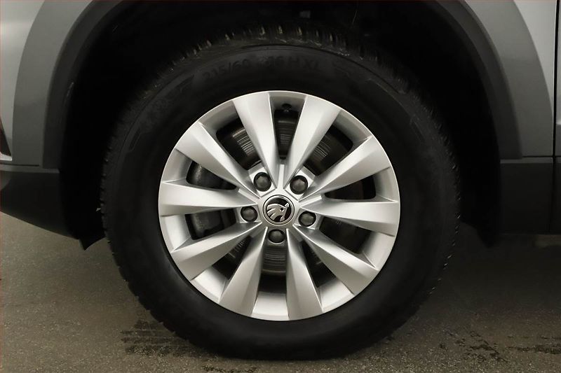 Škoda Karoq (2024) Fresh 2.0 TDI - fotka 12 z 18
