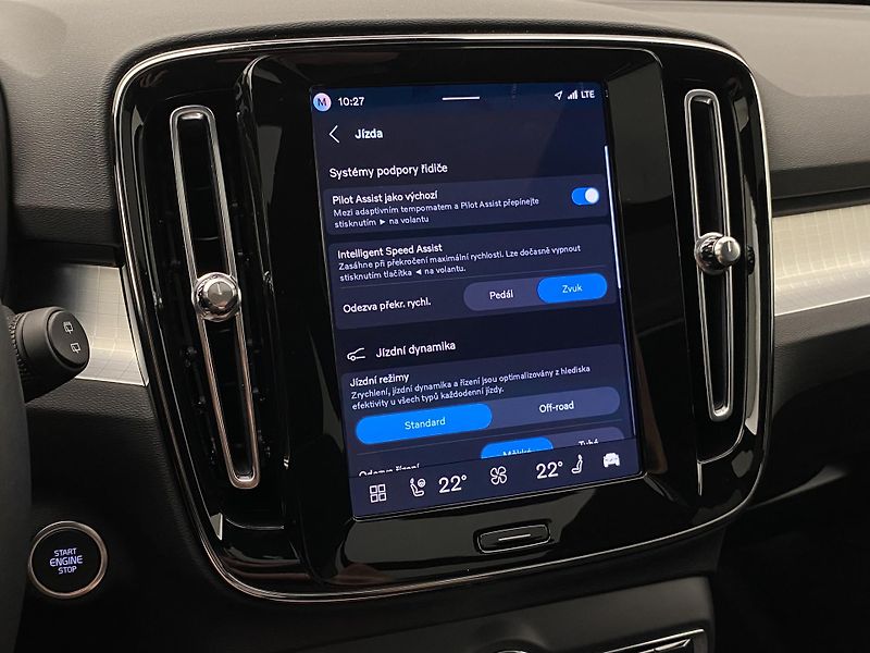 Volvo XC40 (2026) B3 AUT DARK ULTRA  - fotka 45 z 64