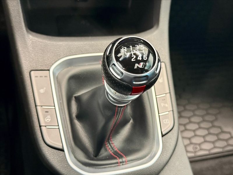 Hyundai i30 1,0 TGDI NLINE NAVIGACE - fotka 13 z 17