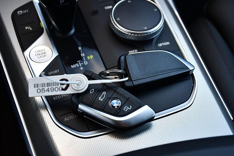 BMW Řada 3 320D xDrive 2xALU 1M ČR - fotka 36 z 38