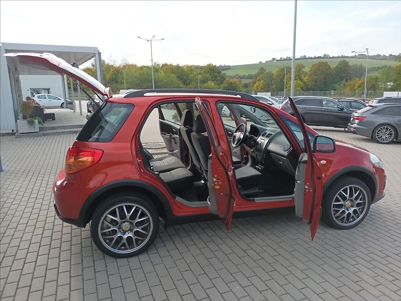 Suzuki SX4 1,6 VVT,88KW,4X4,KLIMA,VÝHŘEV - fotka 9 z 36