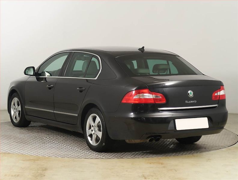 Škoda Superb (2012) 2.0 TDI, Automat, Navi, Xenony - fotka 4 z 22