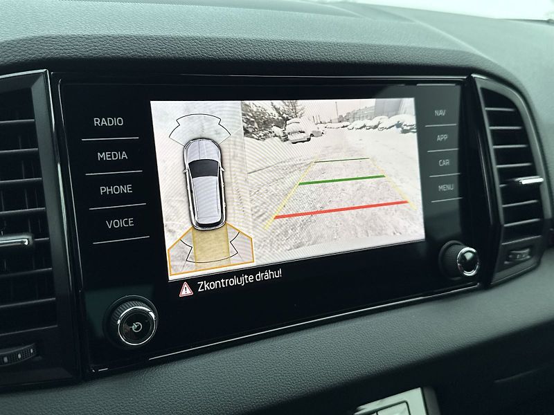 Škoda Karoq (2025) 2.0 TDI 4x4 DSG SportLine - fotka 12 z 34