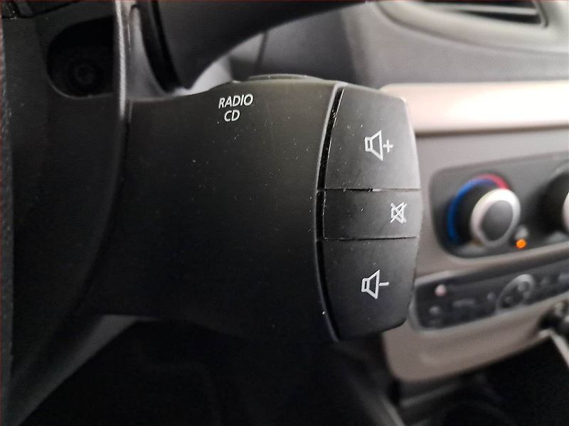 Renault Mégane (2013) 1.6 16V, ČR,1.maj, Serv.kniha - fotka 17 z 17