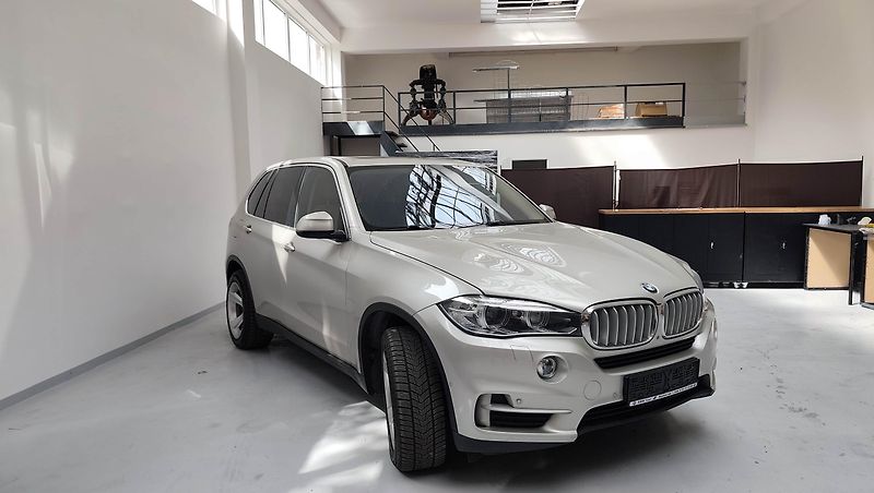 BMW X5 (2014) - fotka 11 z 63