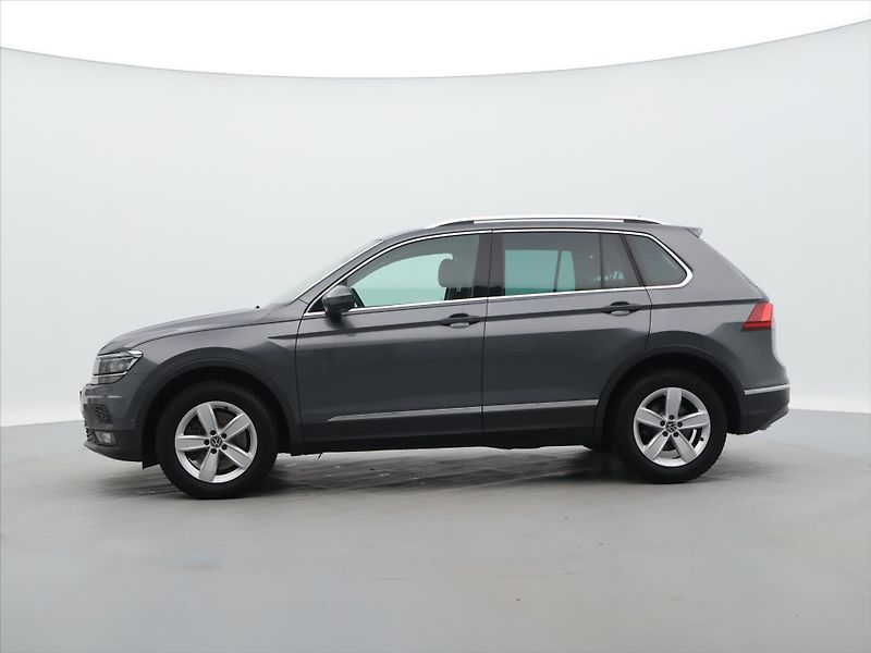 Volkswagen Tiguan 2,0 TDI Highline 4x4 DSG DPH - fotka 3 z 26