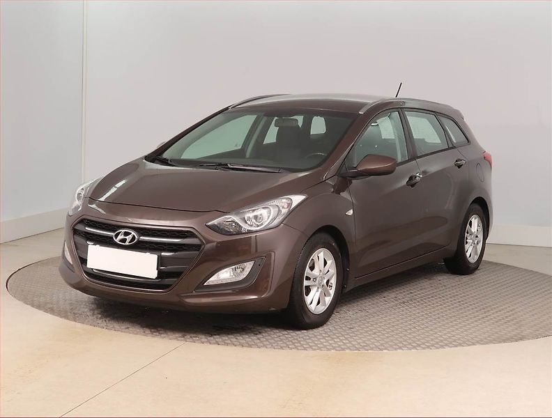 Hyundai i30 (2016) 1.6 GDI, Tempomat - fotka 2 z 15