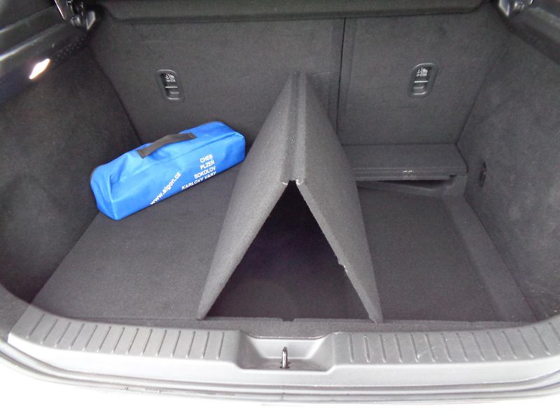 Mazda CX-30 2,5 140PS C-line,p.Styl,Z.PNEU - fotka 23 z 26