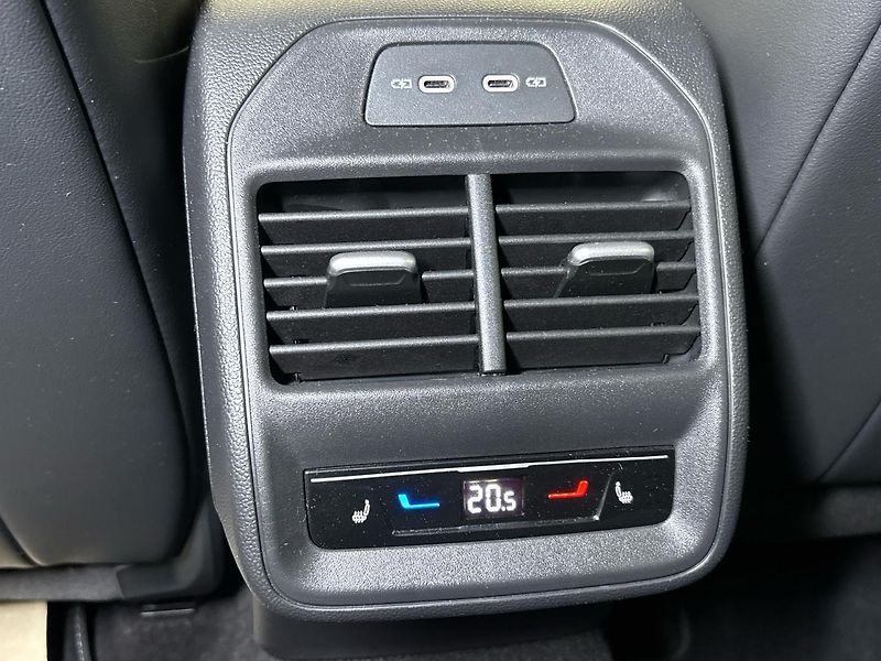 Volkswagen Passat R-Line People - fotka 22 z 31