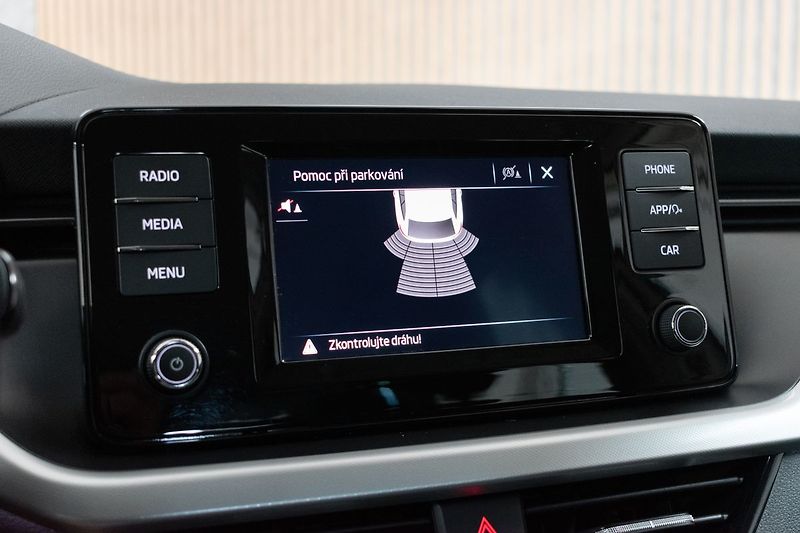 Škoda Scala 1.6 TDI 85kW AMBITION*DPH*ČR 1 - fotka 21 z 37
