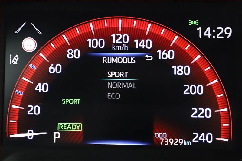 Toyota Corolla (2022) 1.8 Hybrid - fotka 13 z 20