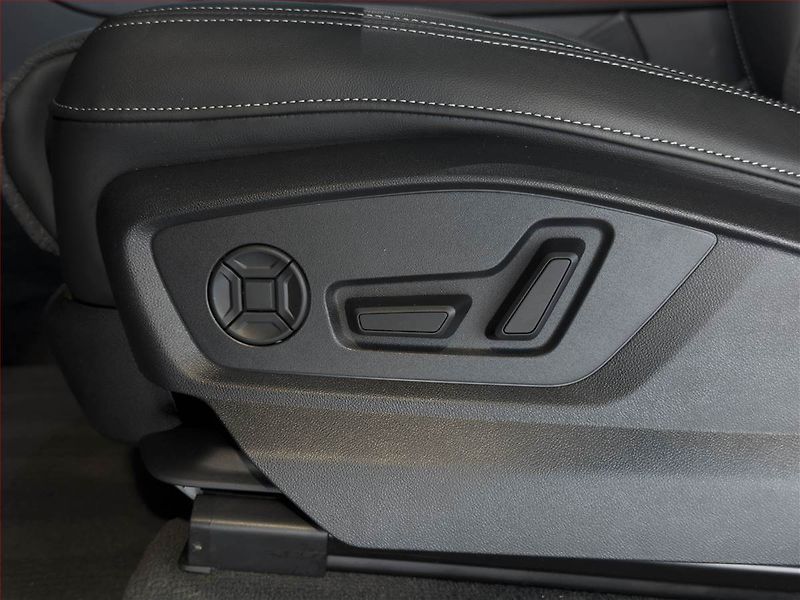 Audi SQ7 (2025) 4.0 TFSI - fotka 15 z 20
