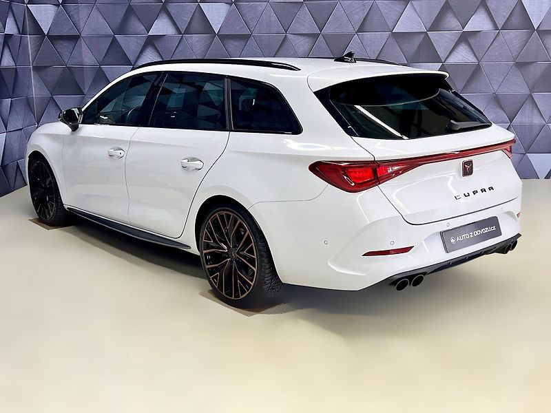 Cupra Leon 2.0TSI 228KW DSG 4WD, LED, ACC - fotka 5 z 37
