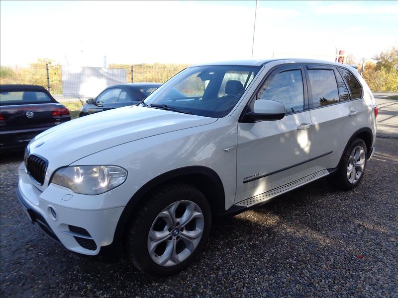 BMW X5 3,0 - fotka 3 z 16