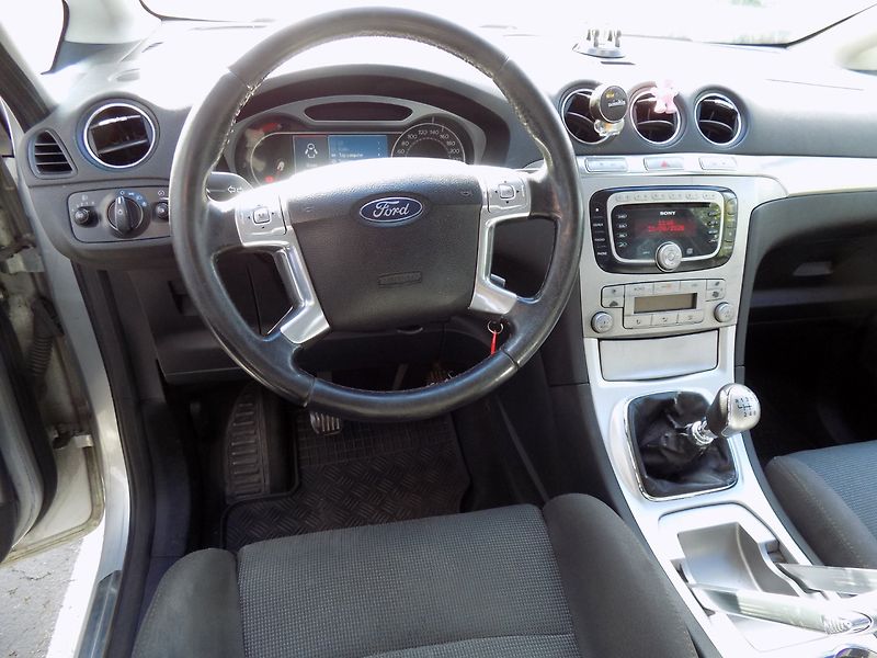 Ford S-MAX (2008) 2.0TDCi/klimatizace/ - fotka 23 z 33