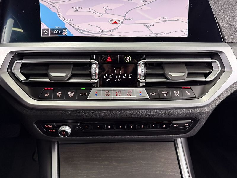 BMW Řada 3 320d xDrive LUXURY LINE, PANOR - fotka 23 z 30