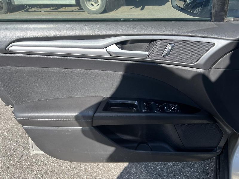 Ford Mondeo 1.5 Ti-VCT 118 kW - fotka 16 z 18