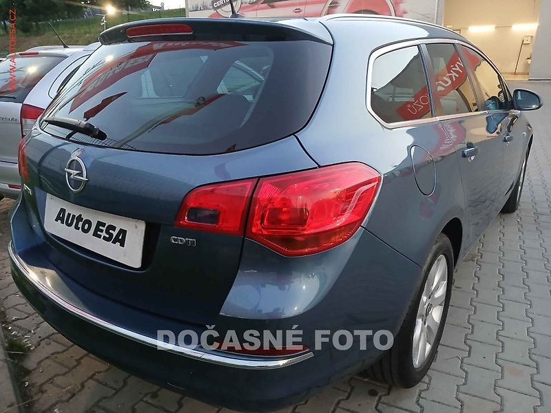 Opel Astra (2014) 1.6CDTi, autoAC - fotka 2 z 3