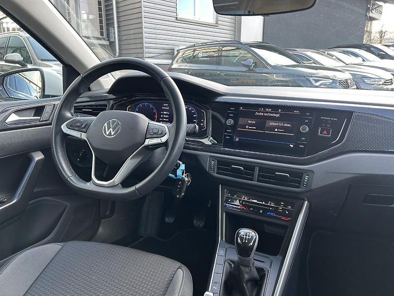 Volkswagen Polo LIFE 1,0 TSI 5G - fotka 16 z 22