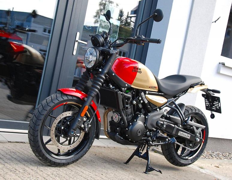 Royal Enfield (2026) Guerrilla 450 GOLD DIP - fotka 4 z 25