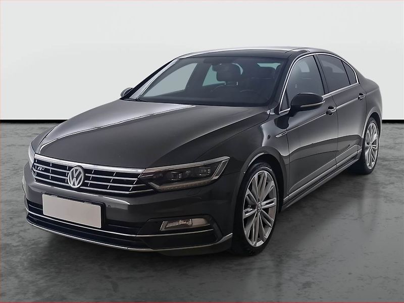 Volkswagen Passat (2016) R-Line 2.0 BiTDI, 4X4 - fotka 2 z 19