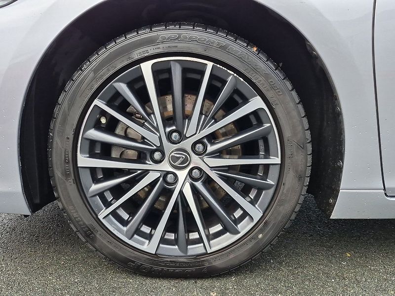Lexus ES 300 LIMITED EDITION  300H - fotka 28 z 30