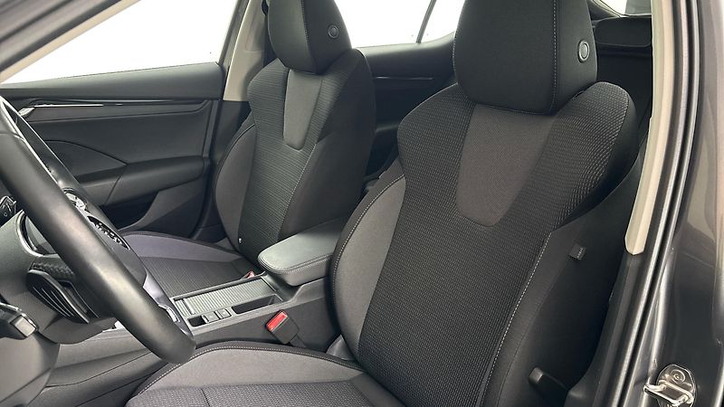 Škoda Octavia 1.4 TSI iV DSG Ambition - fotka 15 z 27