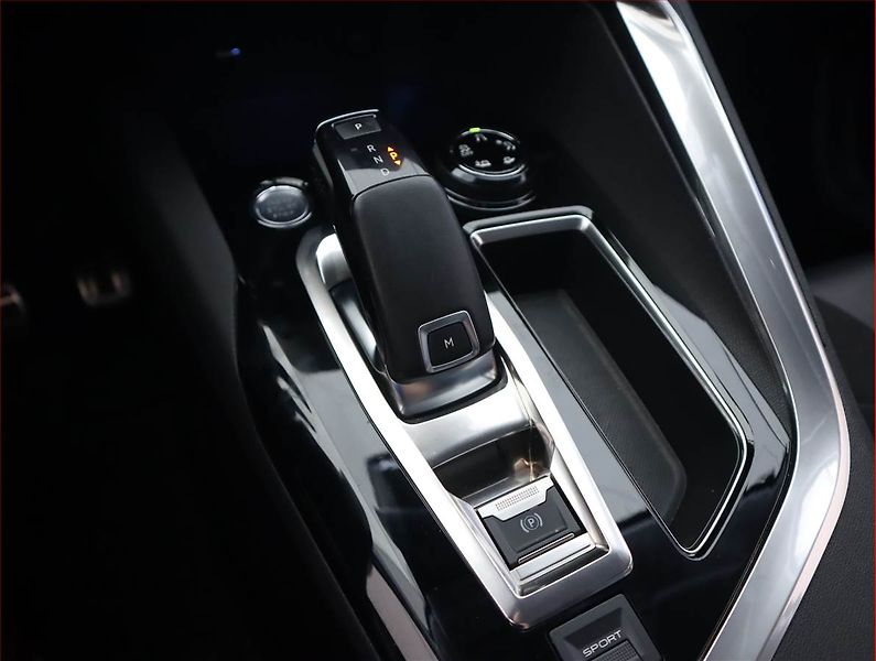 Peugeot 3008 (2020) Active 1.5 BlueHDi, Automat - fotka 13 z 22