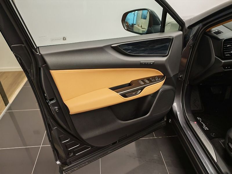Lexus NX 350h 350h PRESTIGE - fotka 24 z 46