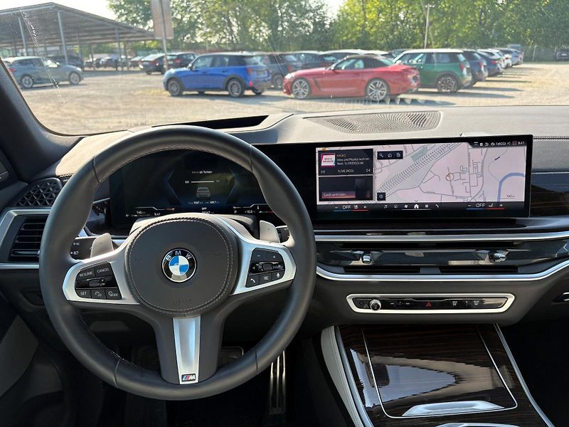 BMW X5 xDrive30d M-Sport Pano DAPro T - fotka 9 z 13