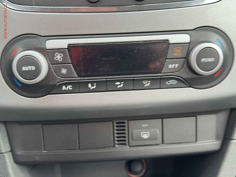 Ford Focus (2008) 1.6 16V, 1.maj, AC, tempo - fotka 14 z 15