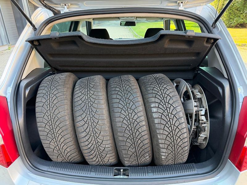 Škoda Fabia 1,2 TSi Best of /1.maj./servis - fotka 15 z 26