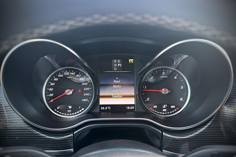 Mercedes-Benz Třídy V (2019) V 250d 4Matic Avantgarde Lang - fotka 29 z 45