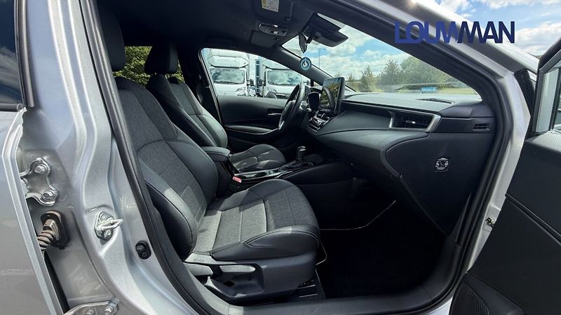 Toyota Corolla 1.8 HEV CVT Style - fotka 17 z 27