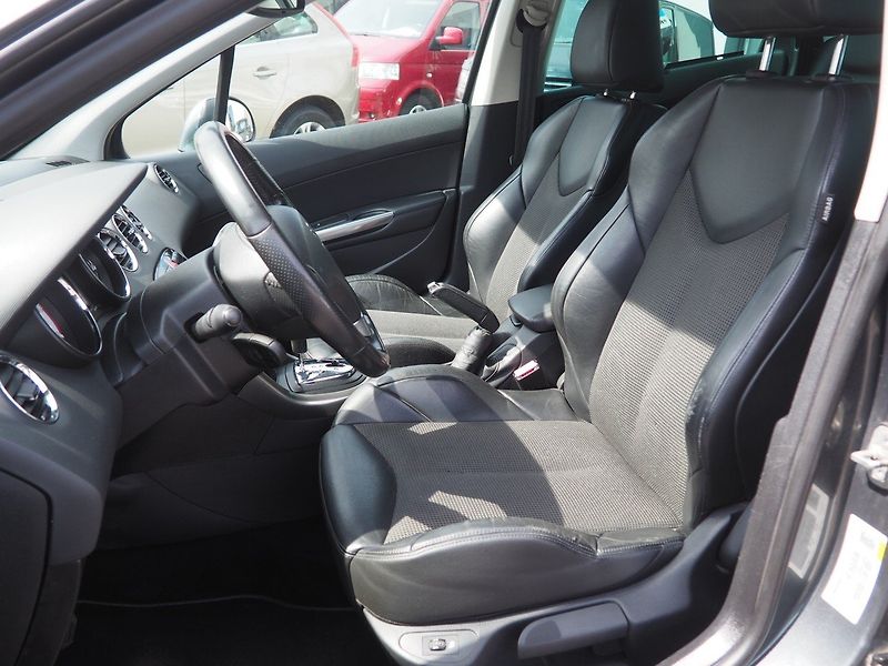 Peugeot 308 (2013) 2.0 HDI, SW BusinessLine, AT - fotka 12 z 33
