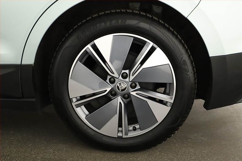 Škoda Enyaq (2021) iV 60 (62 kWh), SoH 92% - fotka 12 z 23