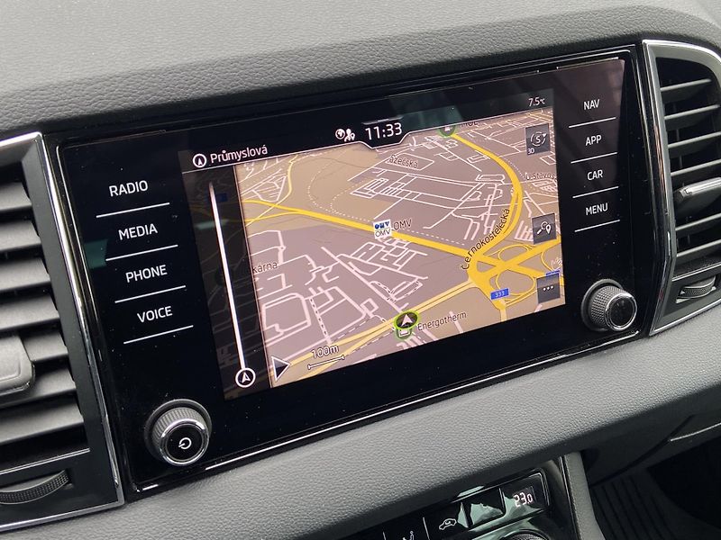 Škoda Karoq 1.5 TSI DSG / 110 kW Style Plu - fotka 19 z 25