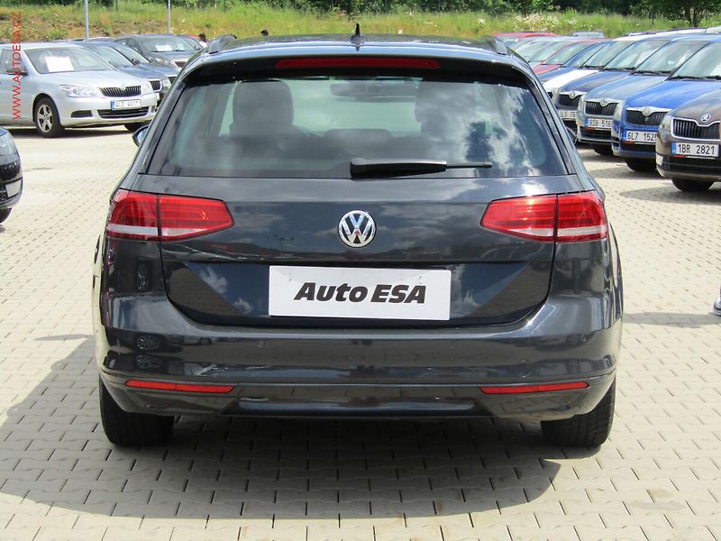 Volkswagen Passat (2018) 1.4TSi, DSG, výhřev sed. - fotka 5 z 19