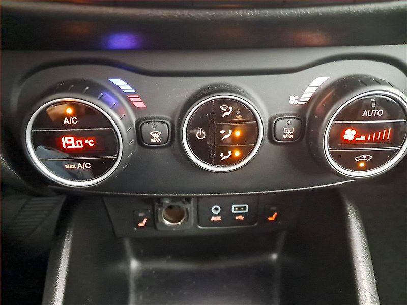 Fiat Tipo (2018) 1.4 T-Jet, Kůže, Navi - fotka 16 z 19