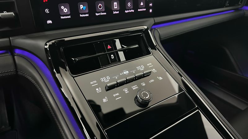 Porsche Panamera GTS / ZÁRUKA / TOP VÝBAVA  - fotka 33 z 64