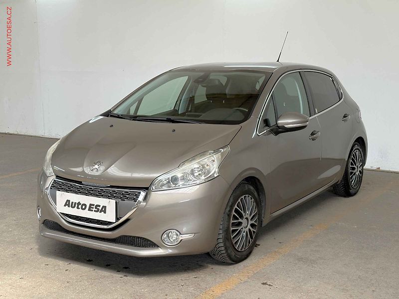 Peugeot 208 (2012) 1.4i, ČR, servis.kniha - fotka 3 z 14