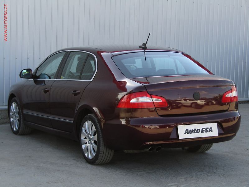 Škoda Superb (2009) 2.0 TDi, ČR, Elegance, DSG - fotka 6 z 21